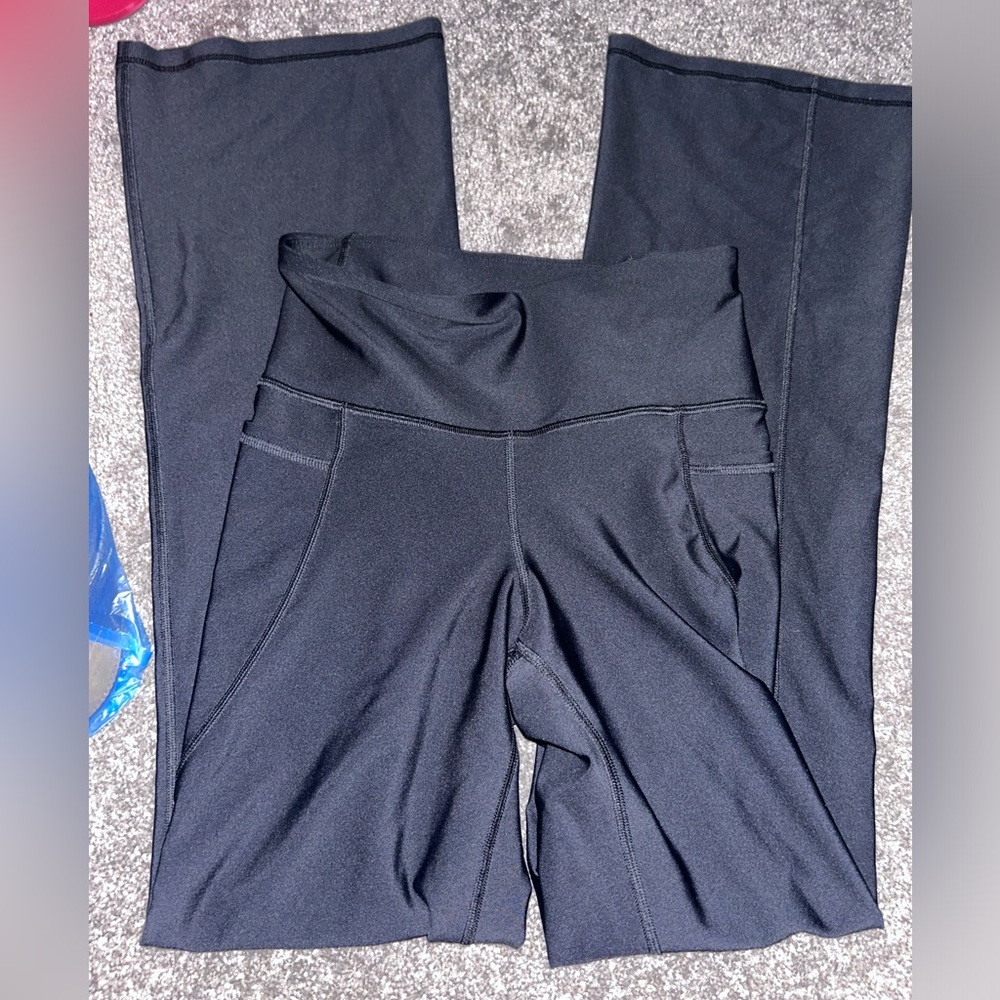 Boot cut leggings with pockets